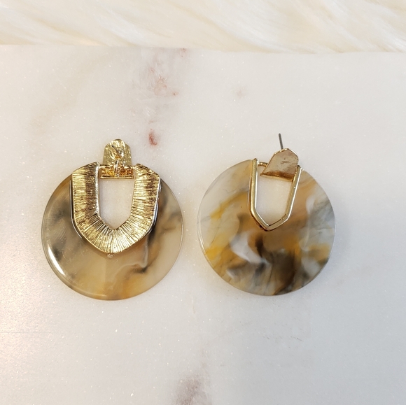 New Anthropologie Resin Earrings - Picture 4 of 4